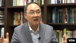 양무진 북한대학원대학교 교수가 VOA와 인터뷰를 하고 있다.