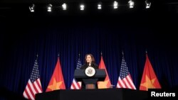 Potpredsjednica SAD-a Kamala Harris održava konferenciju za novinare prije odlaska iz Vijetnama u Sjedinjene Američke Države, 26. august 2021. godine.