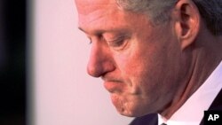 Presiden Bill Clinton dan skandal Monica Lewinsky.