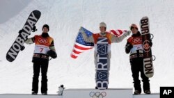 Компанию на пьедестале американцу составили сноубордисты из Канады