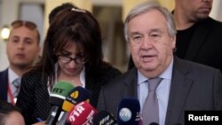 Le Secrétaire général des Nations Unies, Antonio Guterres, lors d'une conférence de presse à Benghazi, en Libye, le 5 avril 2019.