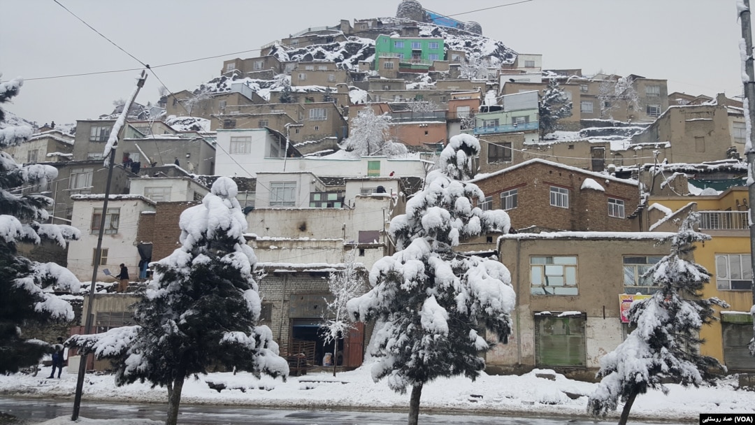 ادارۀ هواشناسی حکومت طالبان گفته است که هم اکنون به استثنای ولایت نیمروز، ریزش برف و باران در تمامی ولایات افغانستان جریان دارد