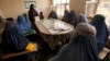 ممنوعیت طالبان بر کار زنان و مشکلات زنان نان‌آور خانواده 
