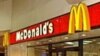 McDonald's sert un "McLézard" à une Indienne