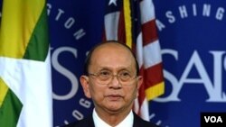 မြန်မာသမ္မတ ဦးသိန်းစိန် Johns Hopkins တက္ကသိုလ်မှာ မိန့်ခွန်းပြောကြားစဉ် (၂၀ မေ ၂၀၁၃)