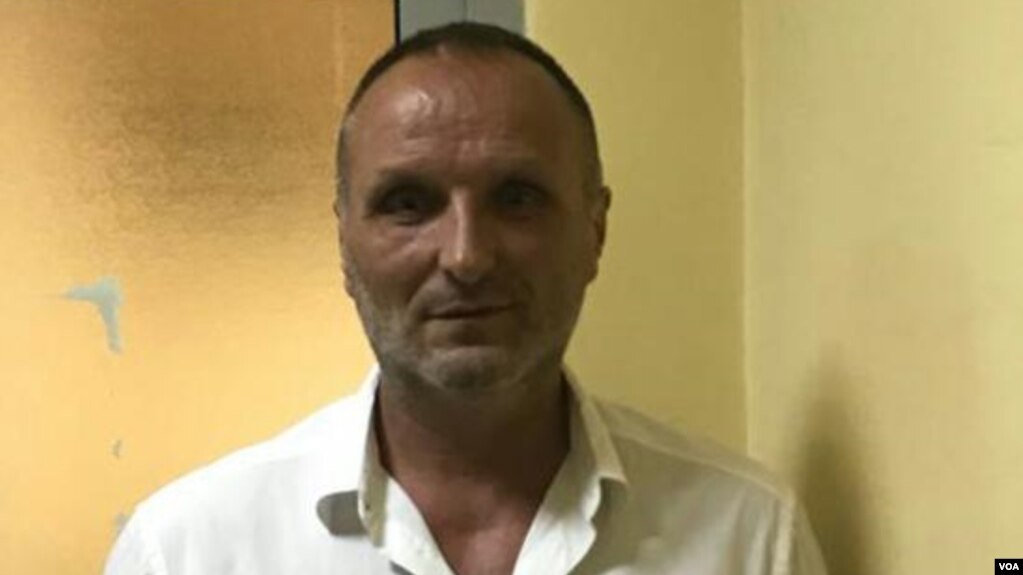 Rikthehet në Shqipëri Izet Haxhia