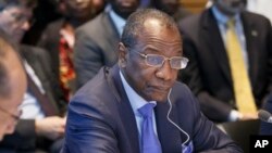 L'opposition guinéenne accuse le président Alpha Condé de chercher à disperses ses cadres avant l'élection présidentielle prévue en 2015 (AP)