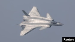 Trung Quốc giới thiệu máy bay tàng hình J-20 năm ngoái, giờ đây lại thử nghiệm radar phát hiện máy bay tàng hình