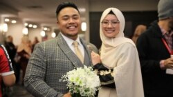 Rocky Tantu dan Nadya menikah setelah bertemu dalam acara matrimonial. (foto: VOA/Karlina)