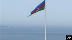 Quốc kỳ Azerbaijan tại một quảng trường ở Baku
