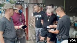 လိင်ပိုင်းဆိုင်ရာ ကျူးလွန်သူ ထိုင်းနိုင်ငံသားပွဲစားကို ဖမ်းဆီးတဲ့ မြင်ကွင်း။ (ဇွန် ၂၅၊ ၂၀၂၀)