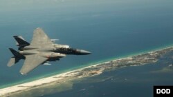 지난 2017년 7월 미국 플로리다주 에글린 공군기지에서 전술핵무기 B-61 탄두를 장착한 F-15 전투기 비행 훈련을 실시했다. (자료사진)