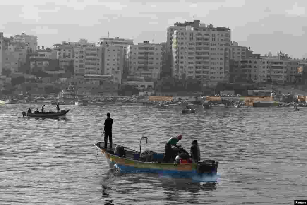 Fishermen return to sea during a 72-hour ceasefire, Gaza City, Aug. 11, 2014.
