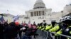 Cárcel para quien arrastró a un policía durante el asalto al Capitolio