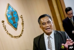잇티폰 분프라콩 태국 선거관리위원장이 23일 기자회견을 열고, 3월 24일 총선 계획을 밝혔다.