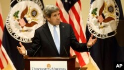Ngoại trưởng John Kerry phát biểu tại trường đại học Virginia về chính sách ngoại giao, 20/2/2013.