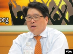 台灣民意基金會董事長游盈隆教授(美國之音張永泰拍攝)