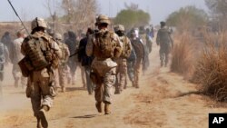 Fuerzas estadounidenses han sido enviadas a la provincia de Helmand, donde se realizó el ataque, por estar amenazada por el talibán.