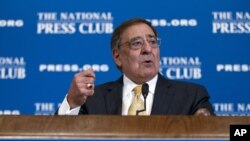 Menteri Pertahanan Amerika Serikat, Leon Panetta berpidato di National Press Club, Washington DC (18/12). Panetta mengatakan komandan militer AS di Afghanistan percaya AS dan sekutunya telah berhasil mengatasi musuh setelah 11 tahun perang dan pasukan Afghanistan telah siap untuk memimpin penjagaan keamanan bagi seluruh negaranya tahun depan.