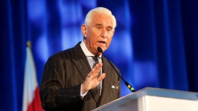 El aliado y asesor del presidente Donald Trump, Roger Stone, fue arrestado el viernes y acusado de siete cargos en medio de investigación del fiscal especial Robert Mueller.