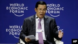 Cambodia's Prime Minister Hun Sen speaks during a session at the World Economic Forum On East Asia in Jakarta , Indonesia, Monday, April 20, 2015. (AP Photo/Achmad Ibrahim)