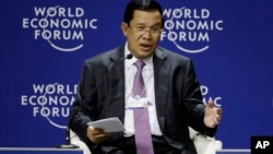 Cambodia's Prime Minister Hun Sen speaks during a session at the World Economic Forum On East Asia in Jakarta , Indonesia, Monday, April 20, 2015. (AP Photo/Achmad Ibrahim)