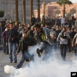 Egypte: l’armée s’est interposée entre les manifestants pro et anti-Moubarak