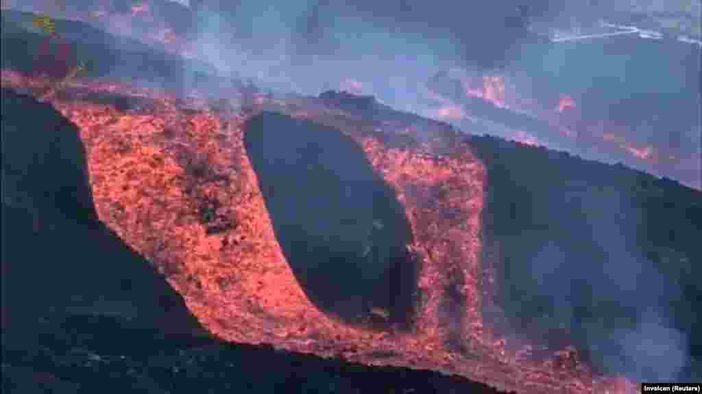 spaniyanın La Palma adasında lava axını müşahidə olunur