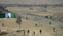افغان حکومت سرحد پر باڑ کی تنصیب کی مخالفت کرتی آئی ہے۔