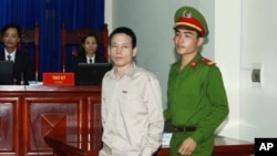 Ông Ðoàn Văn Vươn trong phiên xử sơ thẩm tại Tòa án Nhân dân thành phố Hải Phòng hồi tháng 4/2013. 