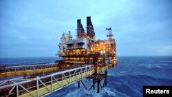 Anjungan produksi minyak lepas pantai milik BP di North Sea, 100 mil timur Aberdeen, Skotlandia, 24 Februari 2014. (Foto:BP)