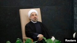 ປະທານາທິບໍດີ ອີຣ່ານ ທ່ານ Hassan Rouhani ນັ່ງລໍຖ້າການຖະແຫລງ ຢູ່ນອກກອງປະຊຸມສະມັດຊາໃຫຍ່ ສະຫະປະຊາຊາດ