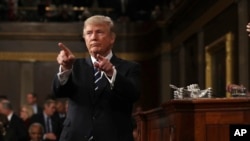 Presiden AS Donald Trump setelah berpidato dalam sidang gabungan Kongres di Capitol Hill di Washington (28/2). 