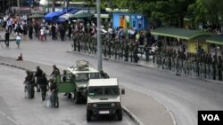 Les troupes thaïlandaises dans les rues de Bangkok