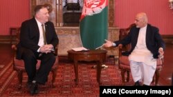 Mike Pompeo et Ashraf Ghani se rencontrent en Afghanistan le 23 mars 2020.