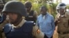 Uganda: Besigye questiona detenções “ilegais”