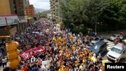 Những người ủng hộ phe đối lập xuống đường biểu tình chống chính phủ của Tổng thống Nicolas Maduro ở Caracas, 12/2/2014