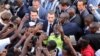 Emmanuel Macron face aux jeunes Burkinabè