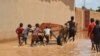 Les sinistrés des inondations se réfugient sur les hauteurs de Niamey