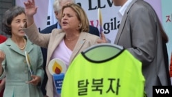 U.S. Representative Ileana Ros-Lehtinen pictured in Seoul, South Korea, where she demanded all North Korean refugees in China be allowed safe passage to South Korea or other democratic nations, May 24, 2012. (Youmi Kim/VOA)