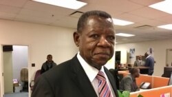 Lambert Mende, ministre de la Communications et des Médias de la RDC, au micro de Top Congo FM, notre partenaire à Kinshasa