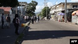 A general view of a main street is seen on March 28, 2019 in Moroni, after gunfire was heard in the Comorian capital. 