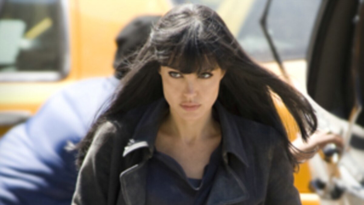 Почему солт. Анжелика солт. Джоли брюнетка солт. Солт 2010. Почему солт.