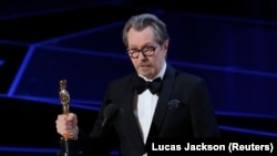 Gary Oldman 'Darkest Hour' filmindeki rolüyle En İyi Erkek Oyuncu Oscar'ını aldı