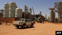 Handout photo released by Norway's energy group Statoil on January 17, 2013 shows vehicles parked at the In Amenas gas field, jointly operated by British oil giant BP, Norway's Statoil and state-run Algerian energy firm Sonatrach, in eastern Algeria near