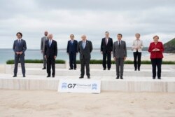 Para pemimpin G-7 berpose sebelum KTT G-7 di Cornwall, Inggris (foto: dok).