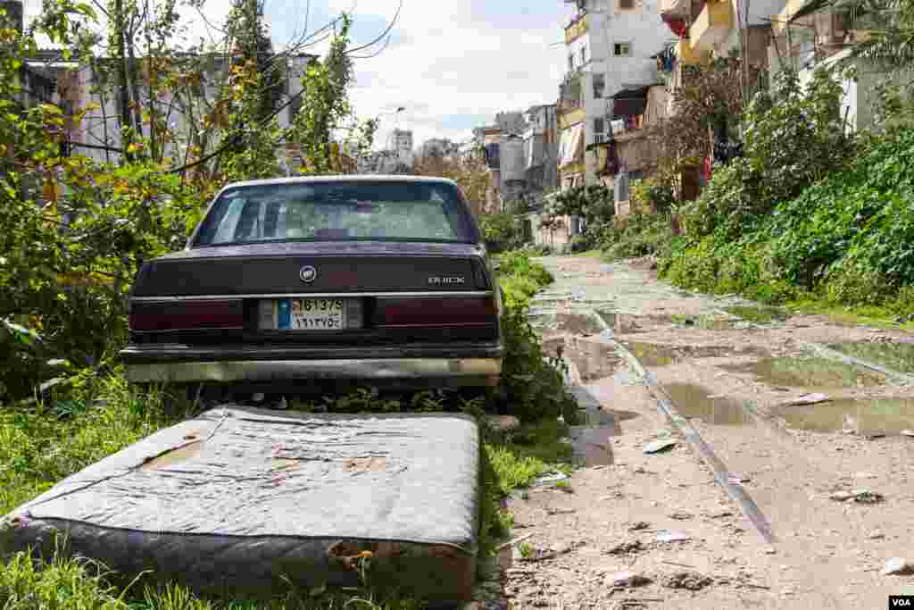 There are 408 km of tracks in Lebanon. Many, like these running through a Beirut neighborhood, are hiding in plain sight. (Photo - J. Owens/VOA)