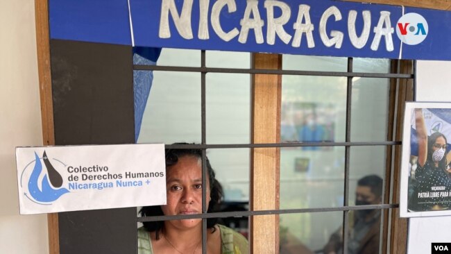 El colectivo "Nicaragua Nunca Más" en San José, Costa Rica, da atención a familias de víctimas de protestas en Nicaragua, que presentan allí sus denuncias. Foto VOA.