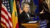 Hillary Clinton numa alocução pública na Universidade de Dacar no Senegal, um dos seis países constantes na sua agenda de digressão por África