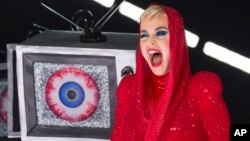 Penyanyi AS Katy Perry dalam sebuah konser di Los Angeles (foto: dok). 